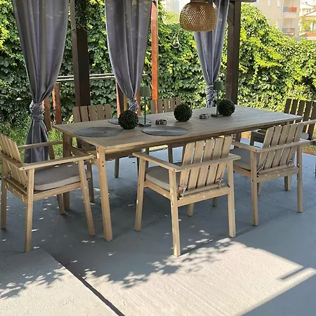 Tea Apartment *